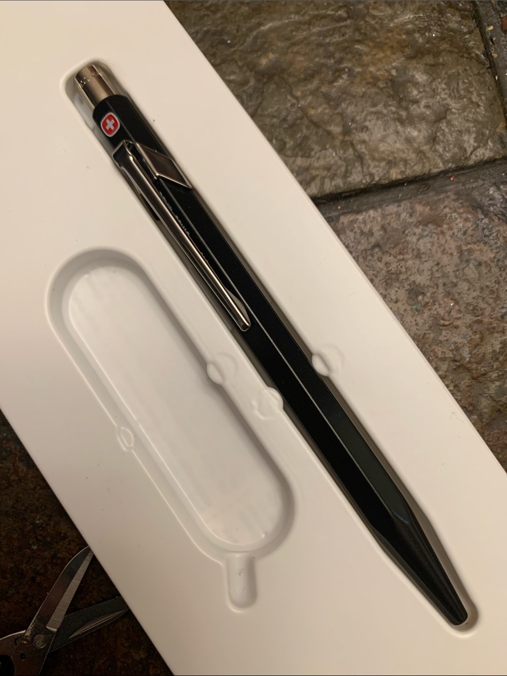 Swiss Army Gift-knifes and pen - Picture 3 of 4